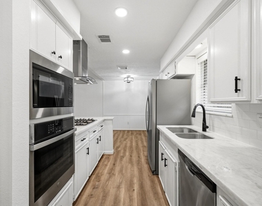 12931 Westella Drive - Photo Thumbnail 9