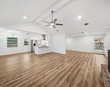 12931 Westella Drive - Photo Thumbnail 6