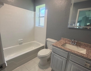 7218 Arista Drive - Photo Thumbnail 15