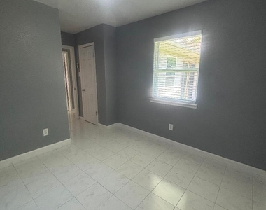 7218 Arista Drive - Photo Thumbnail 17