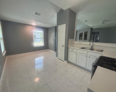 7218 Arista Drive - Photo Thumbnail 7