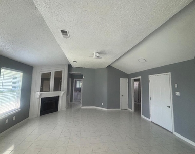7218 Arista Drive - Photo Thumbnail 2