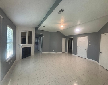 7218 Arista Drive - Photo Thumbnail 3