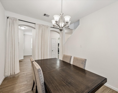 1189 Bluebonnet Trail - Photo Thumbnail 10