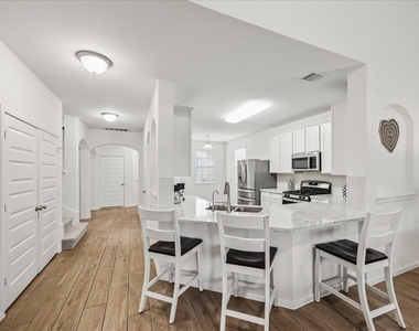 1189 Bluebonnet Trail - Photo Thumbnail 8