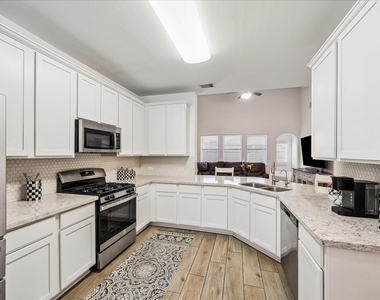 1189 Bluebonnet Trail - Photo Thumbnail 5