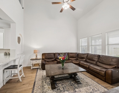 1189 Bluebonnet Trail - Photo Thumbnail 3