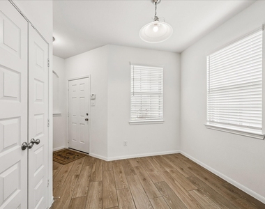 1189 Bluebonnet Trail - Photo Thumbnail 9
