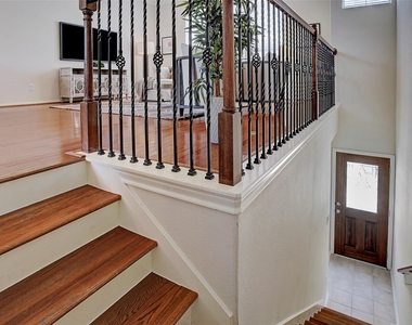 5806 Kansas Street - Photo Thumbnail 3