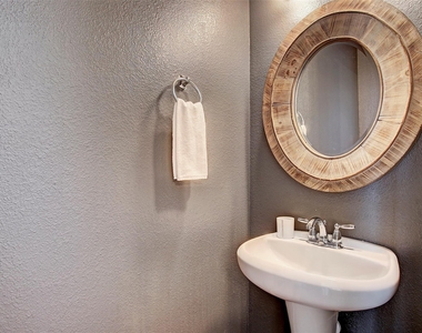5806 Kansas Street - Photo Thumbnail 13