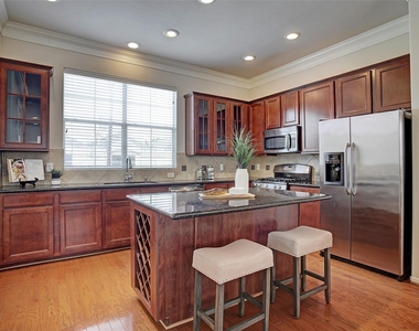 5806 Kansas Street - Photo Thumbnail 10
