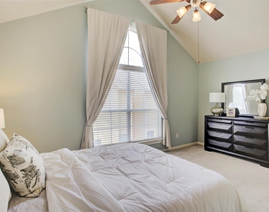 5806 Kansas Street - Photo Thumbnail 15
