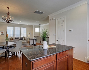 5806 Kansas Street - Photo Thumbnail 12