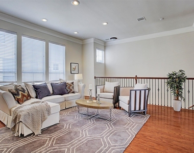 5806 Kansas Street - Photo Thumbnail 4