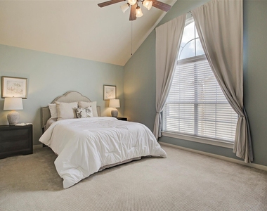 5806 Kansas Street - Photo Thumbnail 14