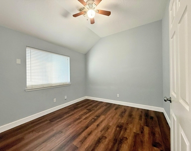 3610 Maple Pass Court - Photo Thumbnail 11