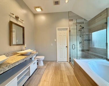 3610 Maple Pass Court - Photo Thumbnail 10