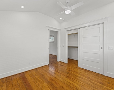 732 E 12th 1/2 Street - Photo Thumbnail 8