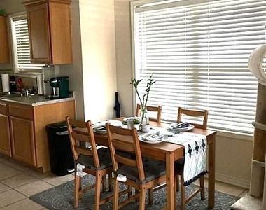 108 Vista Way - Photo Thumbnail 4