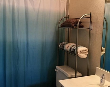108 Vista Way - Photo Thumbnail 7