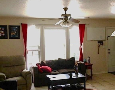 108 Vista Way - Photo Thumbnail 3