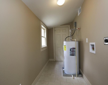 404 E 29th Street - Photo Thumbnail 10