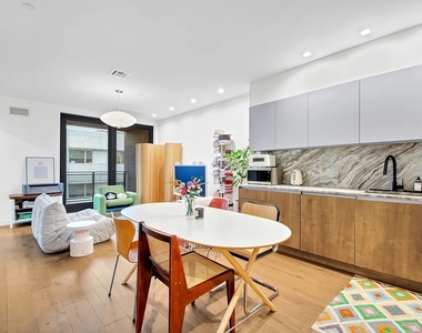 44 Box Street - Photo Thumbnail 3