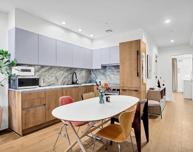 44 Box Street - Photo Thumbnail 2