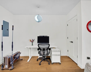 44 Box Street - Photo Thumbnail 4