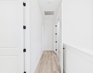 2421 Harrington Street - Photo Thumbnail 41
