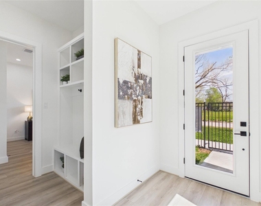2421 Harrington Street - Photo Thumbnail 6