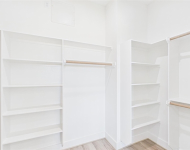 2421 Harrington Street - Photo Thumbnail 48