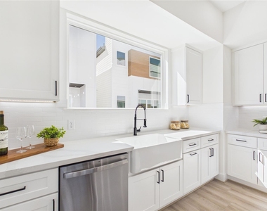 2421 Harrington Street - Photo Thumbnail 35