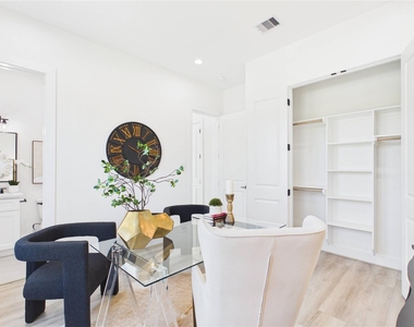 2421 Harrington Street - Photo Thumbnail 9