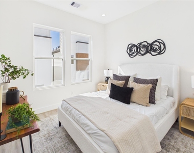 2421 Harrington Street - Photo Thumbnail 37