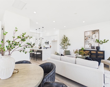 2421 Harrington Street - Photo Thumbnail 19