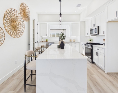 2421 Harrington Street - Photo Thumbnail 28