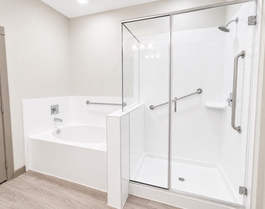 1111 N Durham Drive - Photo Thumbnail 12