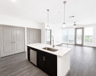 1111 N Durham Drive - Photo Thumbnail 2