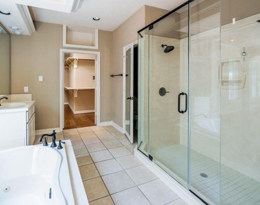 12406 Santiago Cove Lane - Photo Thumbnail 14