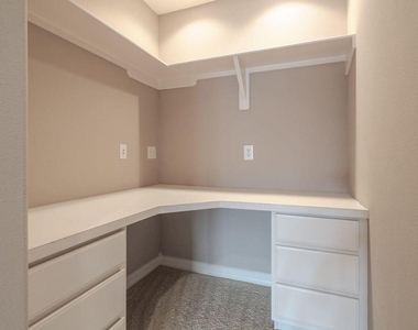 12406 Santiago Cove Lane - Photo Thumbnail 20