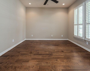 12406 Santiago Cove Lane - Photo Thumbnail 10