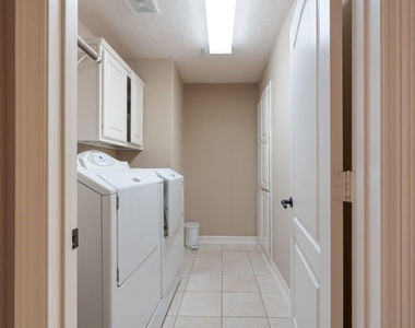 12406 Santiago Cove Lane - Photo Thumbnail 30
