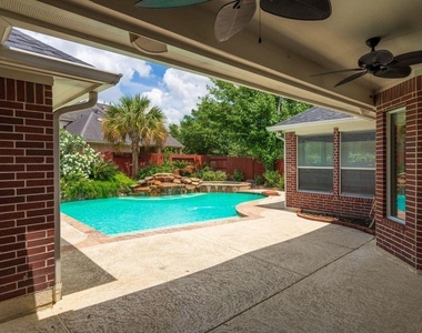 12406 Santiago Cove Lane - Photo Thumbnail 32