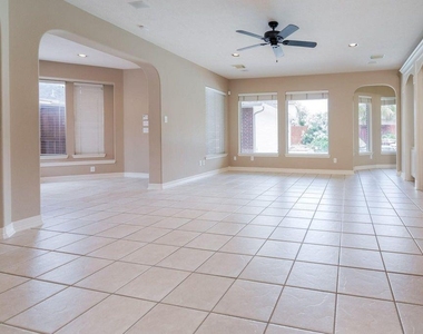 12406 Santiago Cove Lane - Photo Thumbnail 8