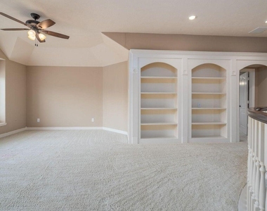 12406 Santiago Cove Lane - Photo Thumbnail 18