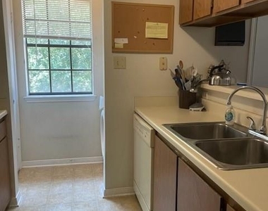 2401 Sycamore Avenue - Photo Thumbnail 6