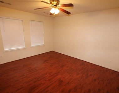 18414 Willow Moss Drive - Photo Thumbnail 5