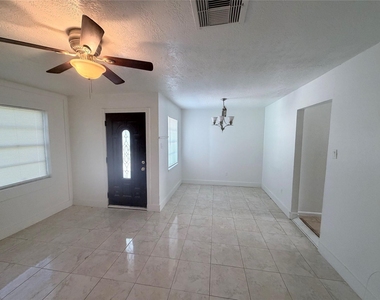 2217 Basket Street - Photo Thumbnail 3