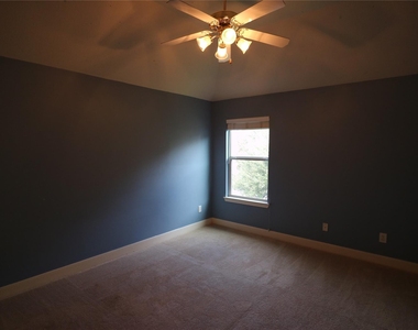 1215 Pelican Hill Court - Photo Thumbnail 18